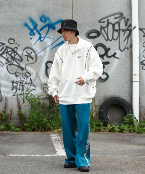 KANGOL（カンゴール）の「【別注】 ZIP FIVE × KANGOL パイピング バルーンシルエット ハーフジップ スウェット トレーナー / 長袖（スウェット・メンズ・ネイビー/オートミール/ブラック/ダークグリーン/杢グレー/チャコール/ホワイト・LARGE/MEDIUM/X-LARGE）」の9枚目の写真