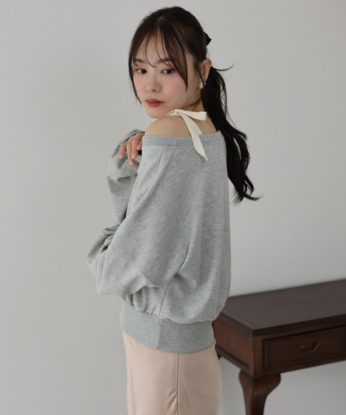 BLUEEAST（ブルーイースト）の「肩リボンオフショルスウェット（スウェット・レディース・グレー/ブラック・MEDIUM）」の3枚目の写真