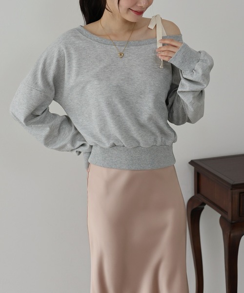BLUEEAST（ブルーイースト）の「肩リボンオフショルスウェット（スウェット・レディース・グレー/ブラック・MEDIUM）」の4枚目の写真
