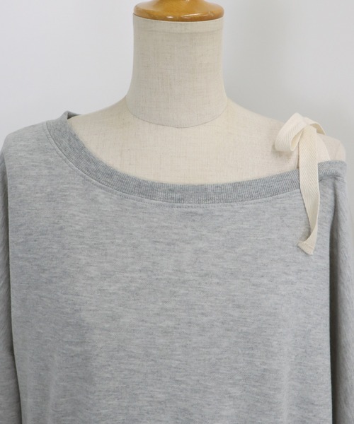 BLUEEAST（ブルーイースト）の「肩リボンオフショルスウェット（スウェット・レディース・グレー/ブラック・MEDIUM）」の20枚目の写真