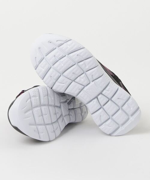 SKECHERS（スケッチャーズ）の「スケッチャーズ SKECHERS スリップインズ スニーカー SUMMITS サミッツ 303919（スニーカー・キッズ・ブラック/ネイビー・23.0cm/22.0cm/18.0cm/19.0cm/20.0cm/21.0cm/17.0cm）」の4枚目の写真