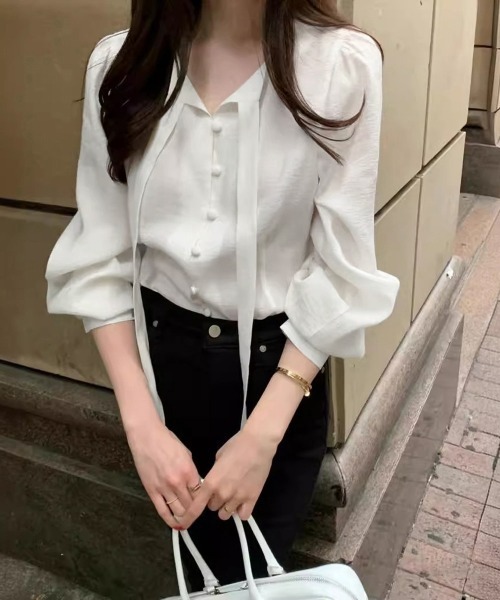 Miniministore（ミニミニストア）の「韓国風ボウタイブラウスレディースきれいめ（シャツ/ブラウス・レディース・ベージュ/ラベンダー/オフホワイト/ライトピンク・FREE）」の2枚目の写真