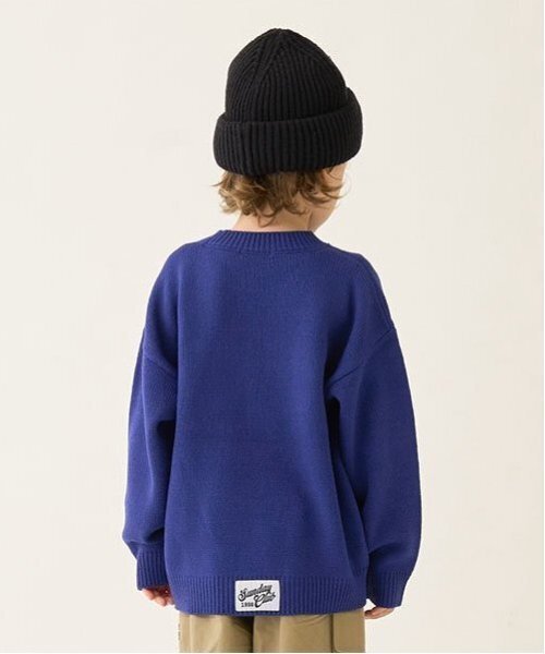 b・ROOM（ビールーム）の「カレッジロゴセーター（ニット/セーター・キッズ・トップグレー/ブルー/キャメル/ブラック/レッド・L(130-140)/M(110-120)）」の8枚目の写真