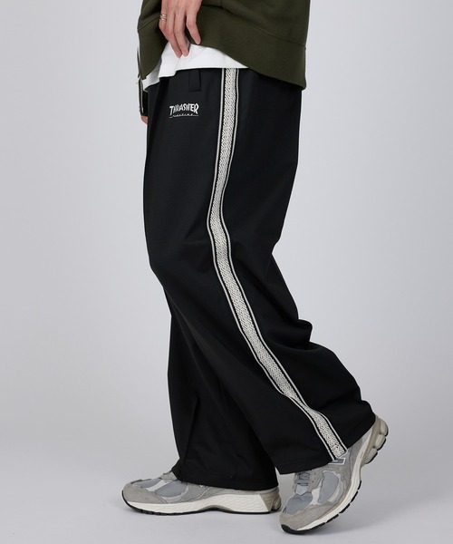 THRASHER(スラッシャー)の「【THRASHER】サイドライン ワイドトラックパンツ(その他パンツ・メンズ・ブラック/グリーン/ベージュ/ホワイト・M/LL/L)」の8枚目の写真