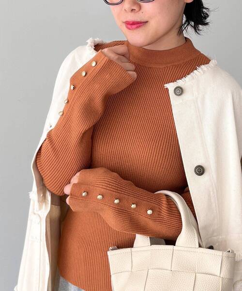 CRAFT STANDARD BOUTIQUE(クラフトスタンダードブティック)の「とてもち袖フレア釦ボトルネックニットプルオーバー(ニット/セーター・レディース・キャメル/グリーン/アイボリー/ブラック・FREE)」の8枚目の写真