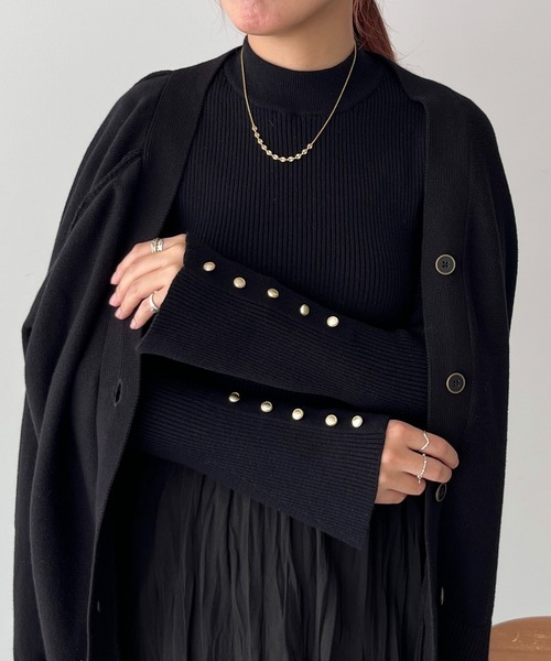 CRAFT STANDARD BOUTIQUE(クラフトスタンダードブティック)の「とてもち袖フレア釦ボトルネックニットプルオーバー(ニット/セーター・レディース・キャメル/グリーン/アイボリー/ブラック・FREE)」の3枚目の写真