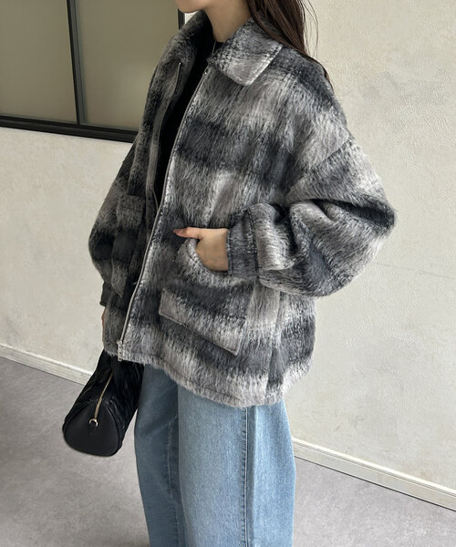 Thevon（ゼボン）の「シャギーダブルジップミドルブルゾン（ブルゾン・レディース・ライトグレー/アイボリー/ブラック・FREE）」の17枚目の写真