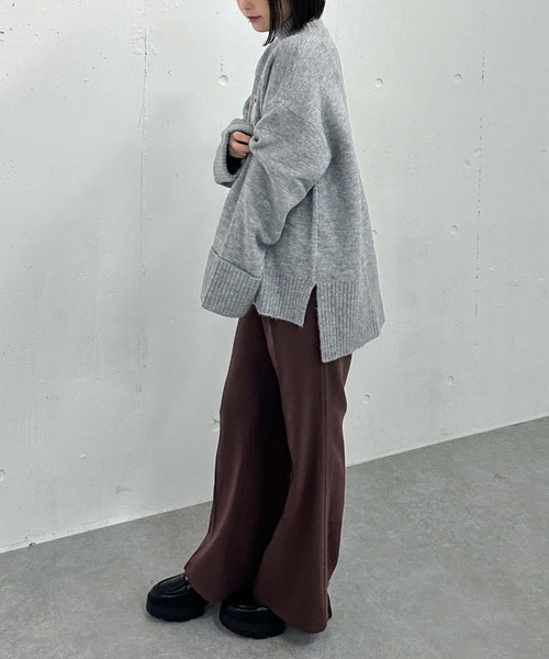 archives（アルシーヴ）の「ブローチ付ハイネックミドルニット（ニット/セーター・レディース・アイボリー/ブルー/グレー/ワインレッド・MEDIUM）」の21枚目の写真