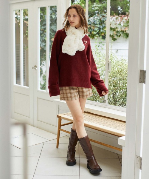 archives（アルシーヴ）の「ブローチ付ハイネックミドルニット（ニット/セーター・レディース・アイボリー/ブルー/グレー/ワインレッド・MEDIUM）」の13枚目の写真