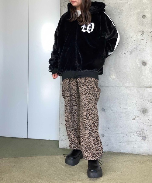 AS KNOW AS plus（アズノゥアズプラス）の「◇ドロスト付き らくらくカーゴパンツ（カーゴパンツ・レディース・アイボリー系/ブラック系/ブラウン系/レオパード・FREE）」の5枚目の写真