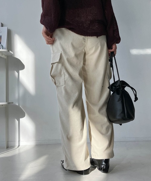 AS KNOW AS plus（アズノゥアズプラス）の「◇ドロスト付き らくらくカーゴパンツ（カーゴパンツ・レディース・アイボリー系/ブラック系/ブラウン系/レオパード・FREE）」の16枚目の写真