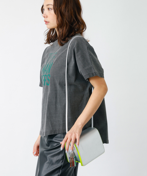 cheek(BAG)(チーク)の「【cheek/チーク】ライン ミニショルダーバッグ / メタリック(ショルダーバッグ・レディース・ブラック/シルバー/ゴールド/ネイビー・フリー)」の6枚目の写真