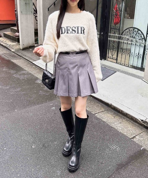 INGNI（イング）の「ショート丈フェザー貼付ロゴニット（ニット/セーター・レディース・グレー×ホワイト/アイボリー系3/アイボリー系4/ピンク系2・M）」の15枚目の写真