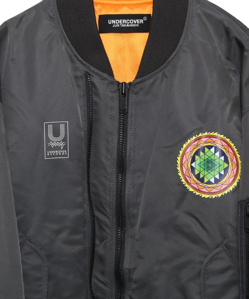 UNDERCOVER（アンダーカバー）の「UC2D9203（MA-1・メンズ・ブラック・2/3）」の2枚目の写真