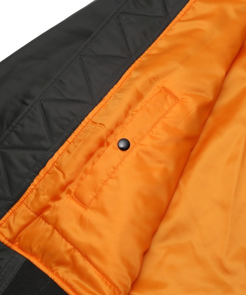 UNDERCOVER（アンダーカバー）の「UC2D9203（MA-1・メンズ・ブラック・2/3）」の5枚目の写真