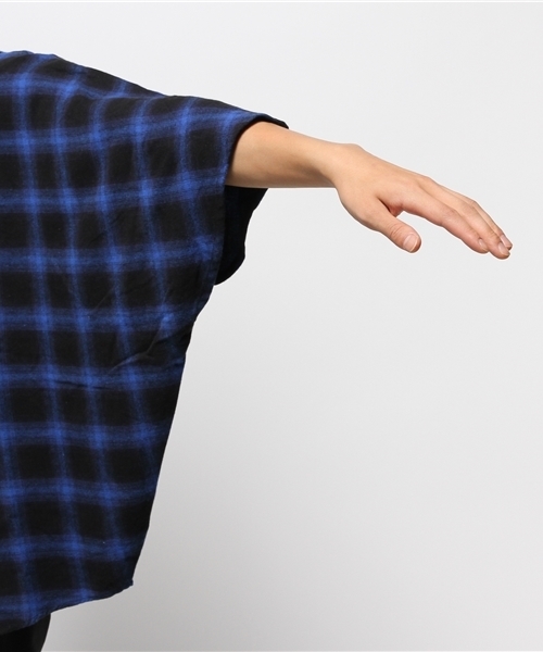 CIAOPANIC（チャオパニック）の「【Ciaopanic】　オンプレCKネルポンチョ（シャツ/ブラウス・メンズ・ブルー/レッド・LARGE/MEDIUM）」の5枚目の写真