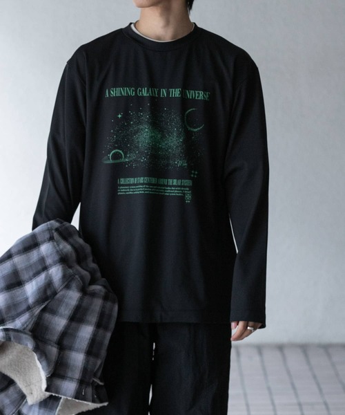 SENSE OF PLACE by URBAN RESEARCH（センスオブプレイスバイアーバンリサーチ）の「Galaxy Graphic Long-Sleeve T-shirts（Tシャツ/カットソー・メンズ・ブラック/ライトグレー/ホワイト・MEDIUM/LARGE）」の4枚目の写真