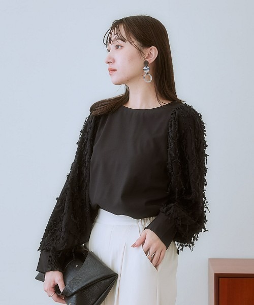 nissen(ニッセン)の「ボリューム袖フリンジファー使いブラウス(シャツ/ブラウス・レディース・アイボリー/ブラック・LL/S/M/L/3L)」の9枚目の写真