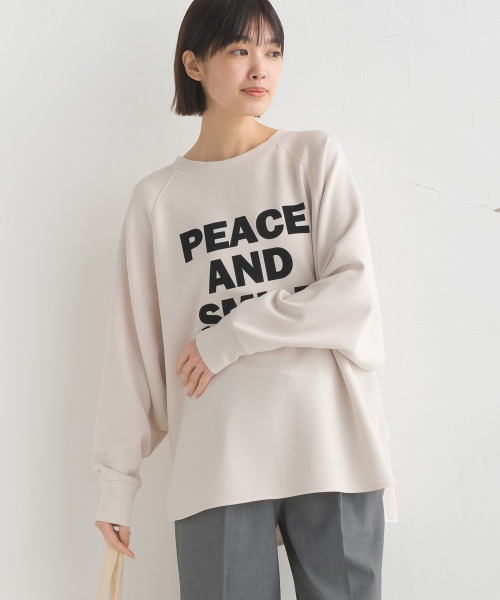 OMNES(オムネス)の「ソフトダンボールニットフロッキープリントドルマンプルオーバー(Tシャツ/カットソー・レディース・モカ/チャコールグレー/グレイッシュベージュ/ブラック/アイボリー・FREE)」の2枚目の写真