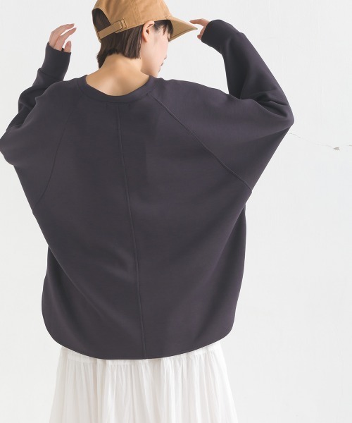 OMNES(オムネス)の「ソフトダンボールニットフロッキープリントドルマンプルオーバー(Tシャツ/カットソー・レディース・モカ/チャコールグレー/グレイッシュベージュ/ブラック/アイボリー・FREE)」の19枚目の写真