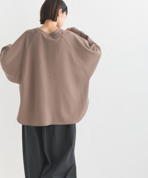 OMNES(オムネス)の「ソフトダンボールニットフロッキープリントドルマンプルオーバー(Tシャツ/カットソー・レディース・モカ/チャコールグレー/グレイッシュベージュ/ブラック/アイボリー・FREE)」の22枚目の写真