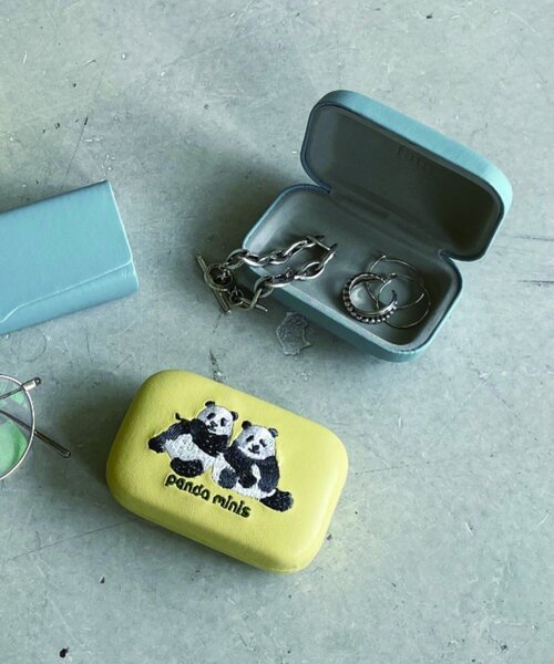 パンダキャリングスクエアケース（ポーチ）｜BIRTHDAY BAR（バースデイ