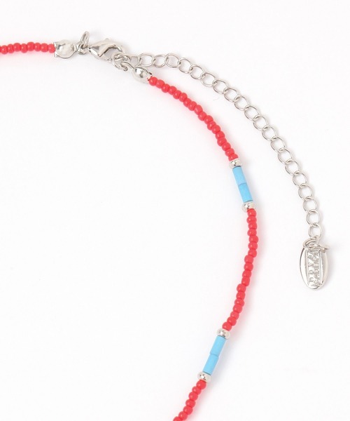 LOWRYS FARM(ローリーズファーム)の「細カラービーズネックレス 291590(ネックレス・レディース・レッド/ブルー・FREE)」の4枚目の写真