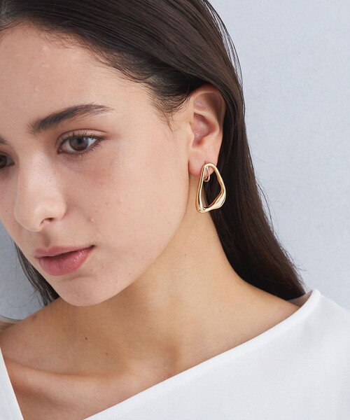 green label relaxing（グリーンレーベルリラクシング）の「ドロップフレーム イヤリング（イヤリング・レディース・シルバー/ゴールド・FREE）」の3枚目の写真