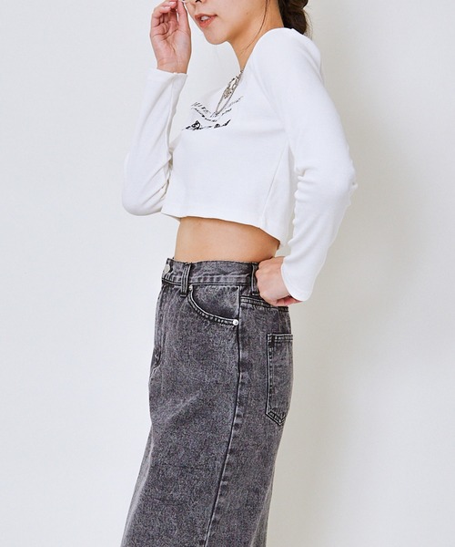 GORGE(ゴージ)の「《バタフライ刺繍×ショート丈》レディース 長袖Tシャツ クロップド 春秋(Tシャツ/カットソー・レディース・オフホワイト/ブラック・F)」の13枚目の写真