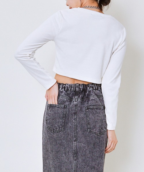 GORGE(ゴージ)の「《バタフライ刺繍×ショート丈》レディース 長袖Tシャツ クロップド 春秋(Tシャツ/カットソー・レディース・オフホワイト/ブラック・F)」の14枚目の写真