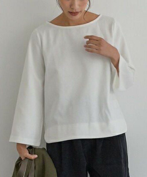 aquagarage(アクアガレージ)の「フレア袖カットソー(Tシャツ/カットソー・レディース・グレー/ブルー系その他/キャメル/ボルドー/ライトグリーン/ホワイト/グレイッシュベージュ/ピンクベージュ/ホワイト×ブラック/ブラック・M2/M3/L3/L2)」の1枚目の写真