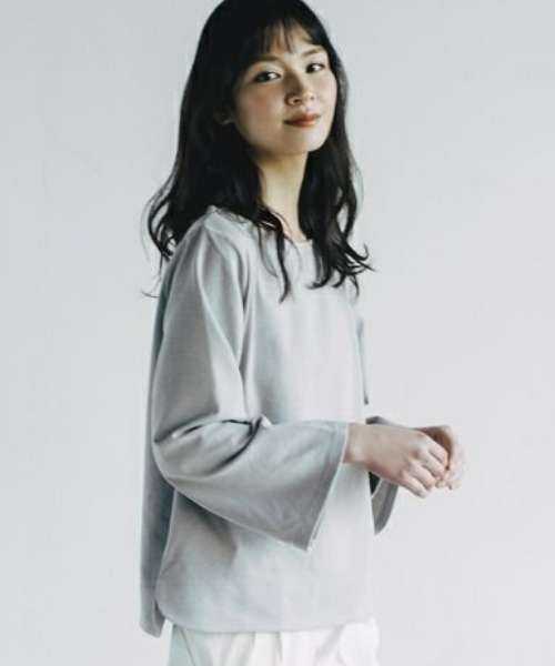 aquagarage(アクアガレージ)の「フレア袖カットソー(Tシャツ/カットソー・レディース・グレー/ブルー系その他/キャメル/ボルドー/ライトグリーン/ホワイト/グレイッシュベージュ/ピンクベージュ/ホワイト×ブラック/ブラック・M2/M3/L3/L2)」の17枚目の写真