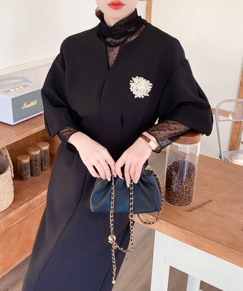 by LEGNA(バイレグナ)の「きれいめオフィスコーデからお呼ばれや、セレモニーシーンにも活躍 バルーンスリーブウエストタックワンピース(ワンピース・レディース・ブラック/ネイビー/ベージュ・MEDIUM/LARGE)」の14枚目の写真