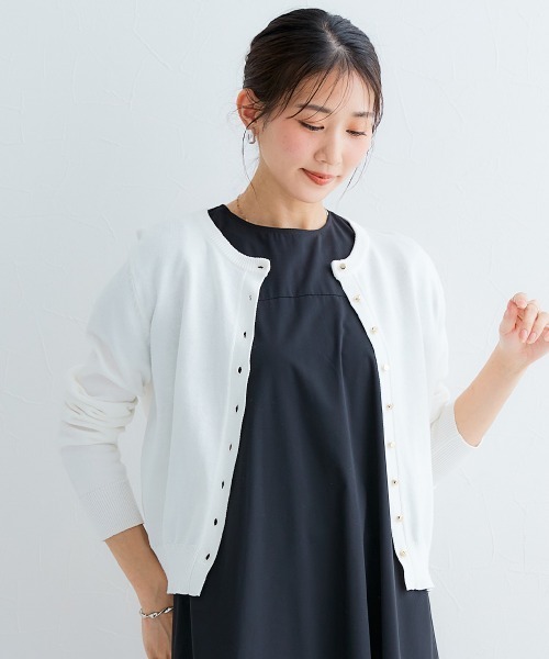 Petitjo(プッチージョ)の「小さいサイズ 綿混金ボタンクルーネックカーディガン 低身長さん・小柄女性(カーディガン/ボレロ・レディース・ブラック/ブラック系/ホワイト・PSS/PS/PL/PM)」の4枚目の写真