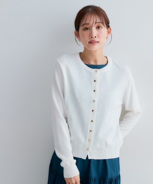 Petitjo(プッチージョ)の「小さいサイズ 綿混金ボタンクルーネックカーディガン 低身長さん・小柄女性(カーディガン/ボレロ・レディース・ブラック/ブラック系/ホワイト・PSS/PS/PL/PM)」の5枚目の写真