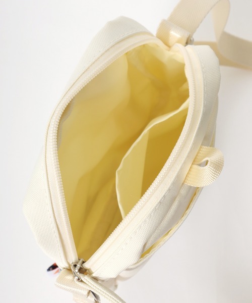 ellesse（エレッセ）の「ellesse（エレッセ）ブランドロゴワンポイントプリント ミニショルダーバッグ/ショルダーポーチ/スマホポーチ（ショルダーバッグ・メンズ・グレー/ブラック/アイボリー・FREE）」の4枚目の写真