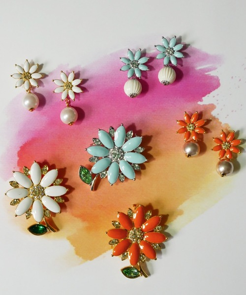 LANVIN en Bleu(ランバンオンブルー)の「マーガレットモチーフ 2WAYイヤリング(イヤリング・レディース・オレンジ/ホワイト/ブルー・ONE SIZE)」の5枚目の写真