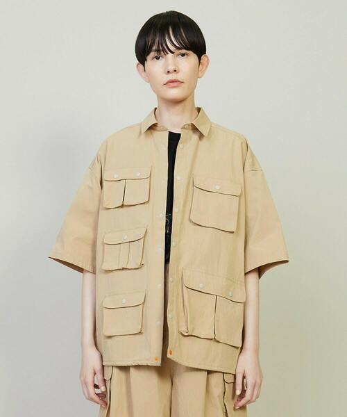 FRAPBOIS（フラボア）の「ユーティーズ シャツブルゾン（シャツ/ブラウス・レディース・ベージュ/ネイビー・1/2）」の2枚目の写真