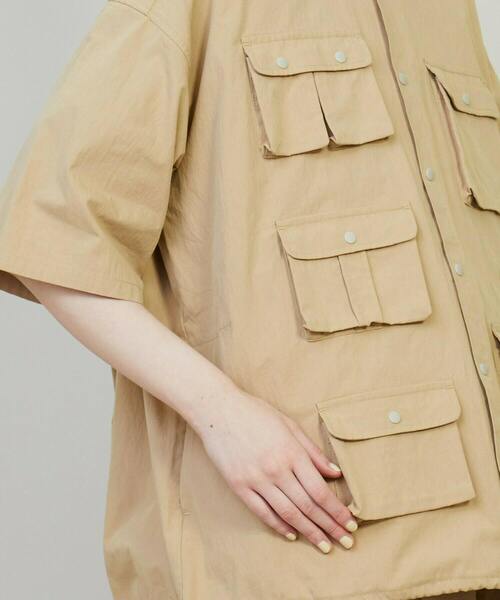 FRAPBOIS（フラボア）の「ユーティーズ シャツブルゾン（シャツ/ブラウス・レディース・ベージュ/ネイビー・1/2）」の6枚目の写真