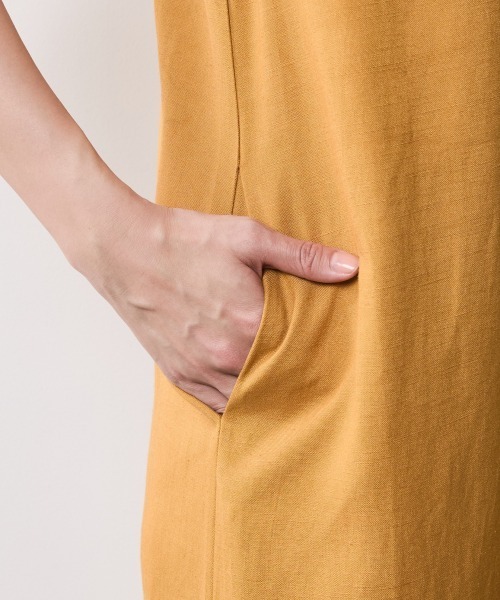 CHIC STYLE(シックスタイル)の「レーヨン麻Vネックロングワンピース<大きいサイズ有>シックスタイル(ワンピース・レディース・ブラック/マスタード・LL/3L/4L/5L/M/L)」の21枚目の写真