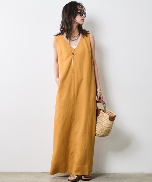 CHIC STYLE(シックスタイル)の「レーヨン麻Vネックロングワンピース<大きいサイズ有>シックスタイル(ワンピース・レディース・ブラック/マスタード・LL/3L/4L/5L/M/L)」の10枚目の写真