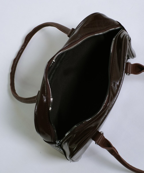 shopnikoniko(ショップニコニコ)の「横長バッグ フロントダブルポケット ボストンバッグ 赤(ボストンバッグ・レディース・ブラウン/ブラック/ホワイト/レッド・フリー)」の5枚目の写真