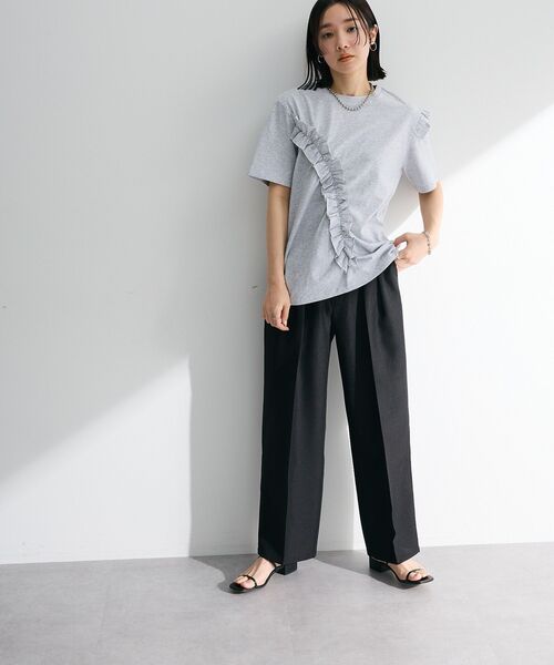 Petit fleur(プチフルール)の「・Petit Fleur アシンメトリーフリルTEE(Tシャツ/カットソー・レディース・ブラック/杢グレー/オフホワイト/ピンク・FREE)」の5枚目の写真