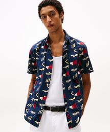 TOMMY HILFIGER | ポプリンフラッグオールオーバープリントショートスリーブシャツ(シャツ/ブラウス)