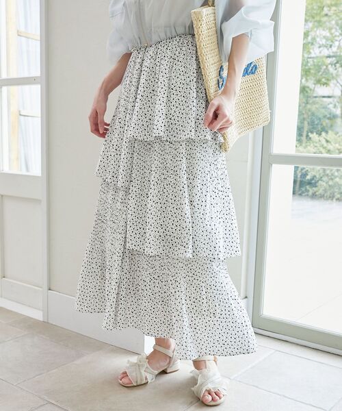MAJESTIC LEGON（マジェスティックレゴン）の「プリーツティアードスカート（スカート・レディース・ホワイト系その他/ブラック/アイボリー・SMALL/MEDIUM）」の16枚目の写真