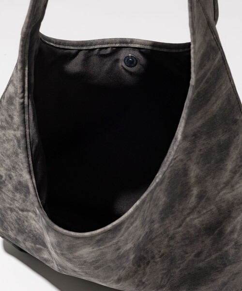 FREAK'S STORE(フリークスストア)の「LEATHERETTE shoulder bag/レザレット ショルダーバッグ(ショルダーバッグ・メンズ・ホワイト/ブラック/ブルー・ONE SIZE)」の9枚目の写真