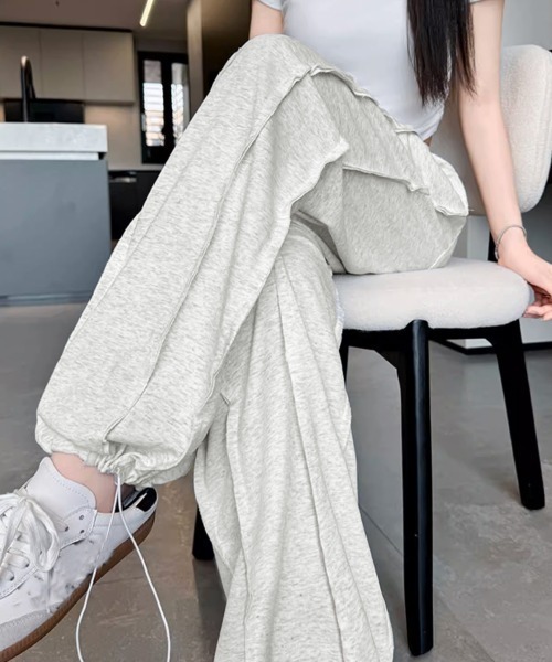 Miniministore(ミニミニストア)の「ワイドスウェットパンツ フロントライン(スウェットパンツ・レディース・ダークグレー/ブラック/ライトグレー・FREE)」の3枚目の写真