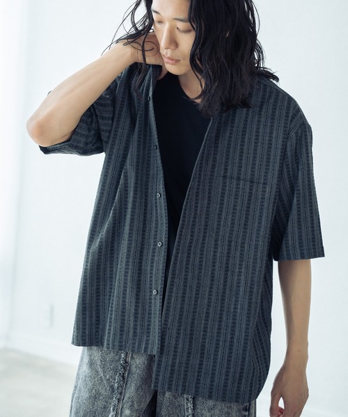 RATTLE TRAP(ラトルトラップ)の「オーバーサイズドビーストライプレギュラーカラー半袖シャツ(シャツ/ブラウス・メンズ・ブラック/ライトグレー・L/M)」の9枚目の写真