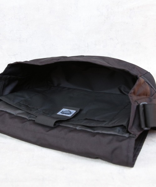 週末セール　carhartt メッセンジャーバッグ ブラック 楽天市場】メッセンジャーバッグ carhartt カーハート メンズ