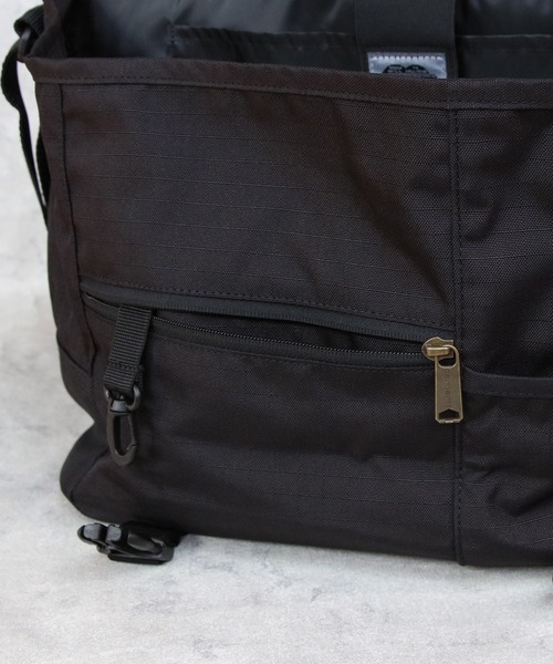 週末セール　carhartt メッセンジャーバッグ ブラック セール】Carhartt メッセンジャーバッグ（メッセンジャーバッグ